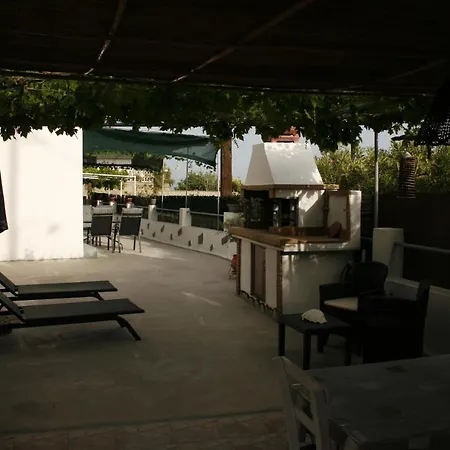 Kiki Stegna Appartement *